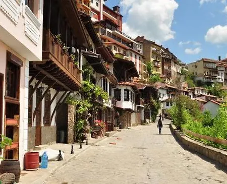 Stambolov Hotel 2*
