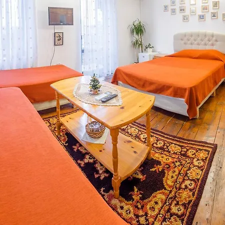 Hotell Stambolov 2*